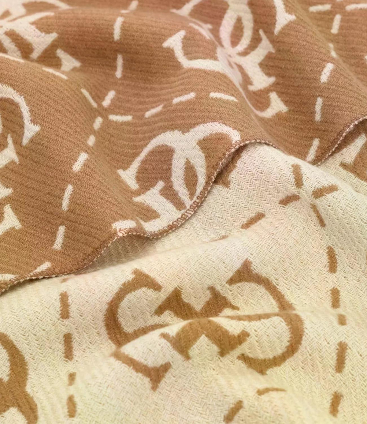 Guess Sciarpa/Foulard Latte Logo Brown da Donna